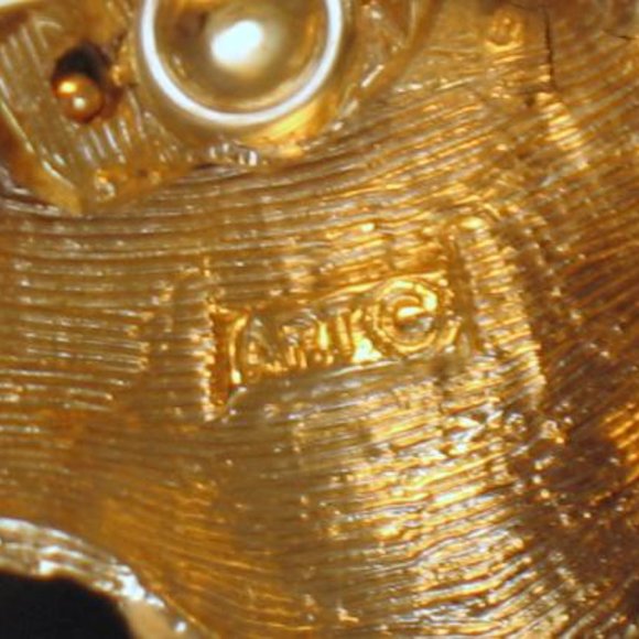 Vintage Signed ART Rhinestone Flower Basket Brooch - Picture 4 of 4